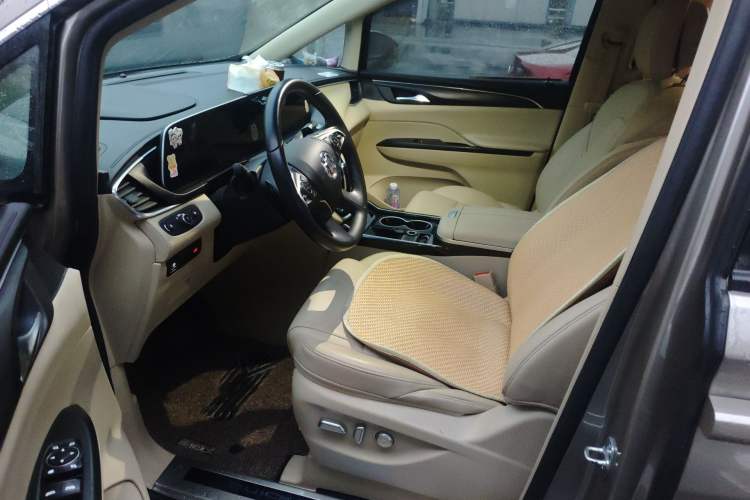 Used Buick GL8 2023 ES Lu Zun Deluxe Model
