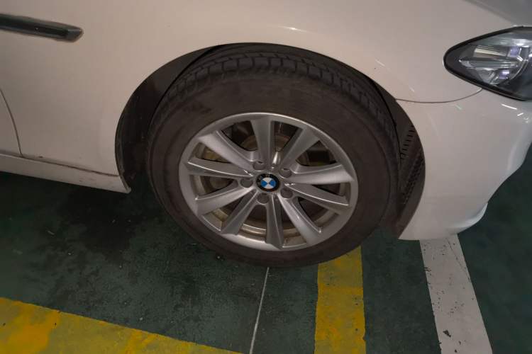 Used BMW 5 Series 2014 528Li Leading Model
