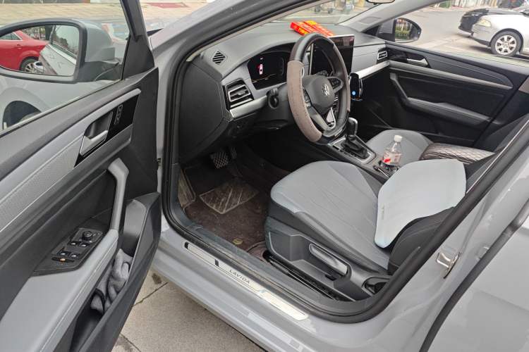 Used Volkswagen Lavida 2023 Revised Version 1.5L Automatic Starry Sky Edition – 5 Million Units
