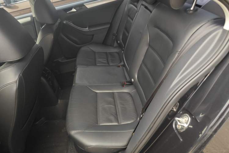 Used Volkswagen Sagitar 2014 Revised Version 1.4TSI Automatic Luxury Edition
