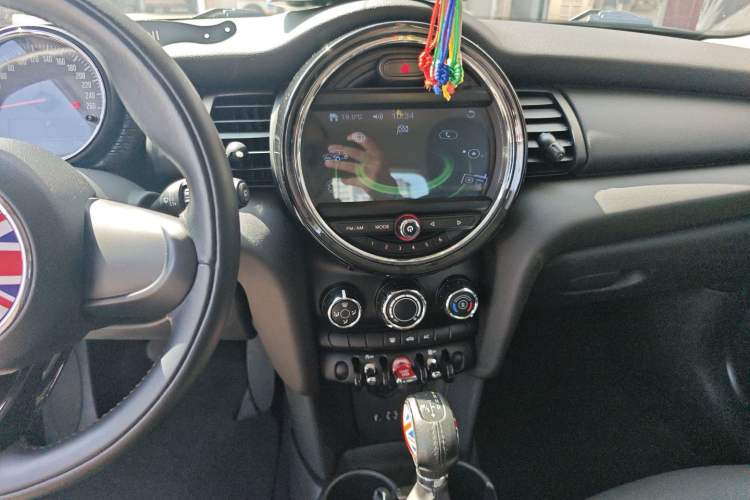 Used MINI 2014 1.2T ONE