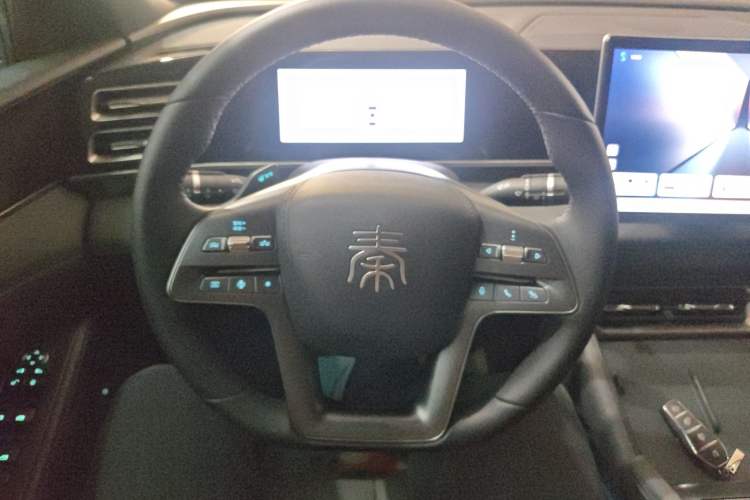 Used BYD Qin L 2025 DM-i Smart Drive 120KM Leading Model
