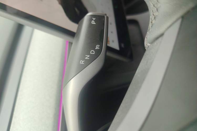 Used Tesla Model Y 2023 Long-Range All-Wheel-Drive Version
