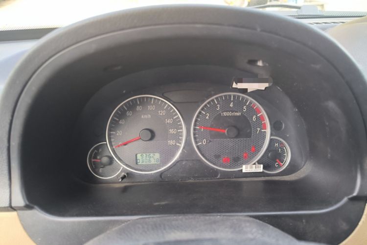 Used Dongfeng Xiaokang C37 2012 1.4L Standard Edition DK13-06
