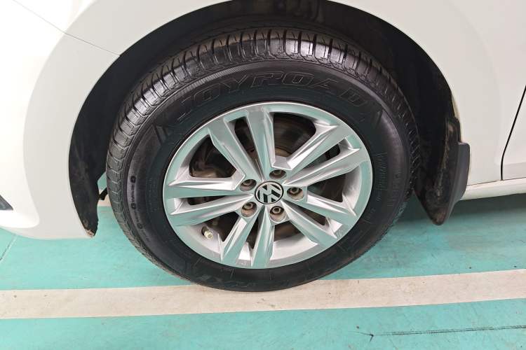 Used Volkswagen Santana 2016 1.6L Manual Fashion Edition