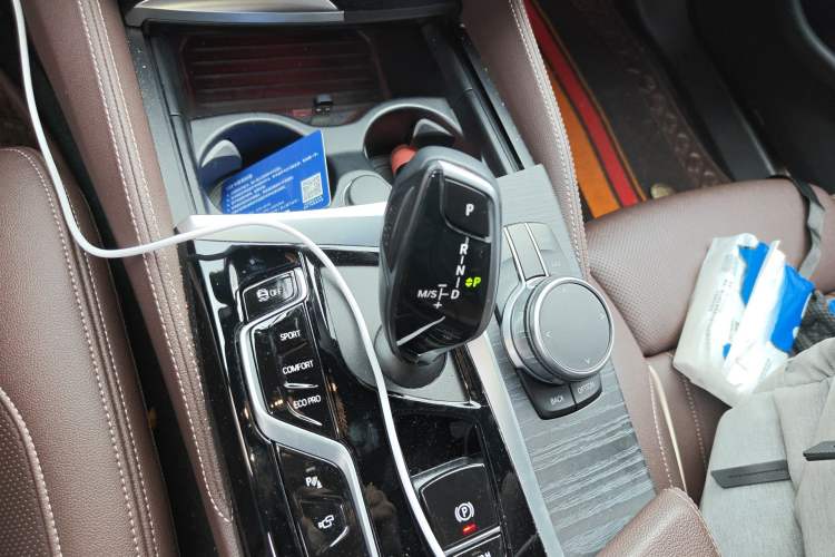 Used BMW 5 Series 2022 530Li Luxury Edition M Sport Package Gear Lever