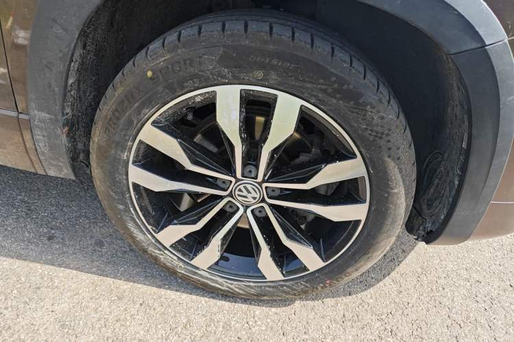 Used Volkswagen Tharu 2019 280TSI Two-Wheel Drive R-Line China VI Standard Right Front Wheel Hub