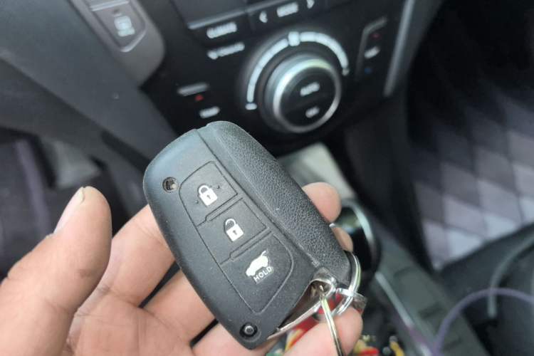 Used Hyundai Santa Fe 2013 Revised Version 2.4L Automatic All-Wheel Drive Smart Type
