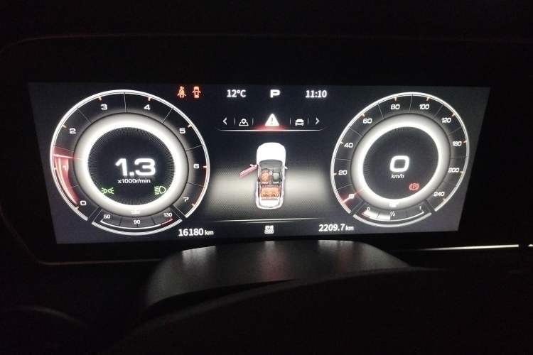 Used Hongqi HS5 2022 Revised Version 2.0T Smart Connect Flagship Edition Instrument Cluster