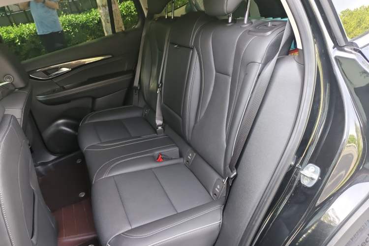 Used Buick Envision 2022 Encore Plus 652T Five-Seat Luxury Model
