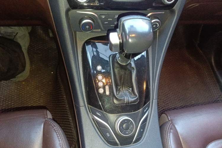 Used Haima V70 2016 1.5T Automatic "Comfort & Enjoyment" 6-Seater
