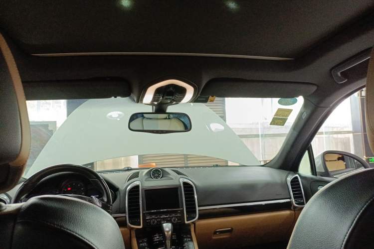 Used Porsche Cayenne 2014 Cayenne Platinum Edition 3.0T Headliner