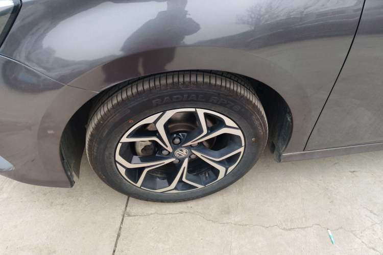 Used MG 5 2021 Revised Version 180 DVVT CVT Youth Luxury Edition Exterior 4