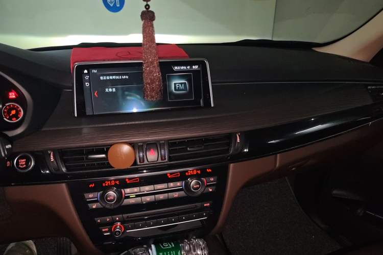 Used BMW X5 2018 xDrive28i Audio And AC Panel