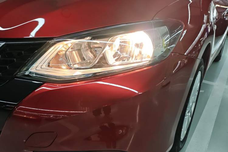 Used Nissan Tiida 2016 1.6L CVT Cool Dynamic Edition Left Front Headlight