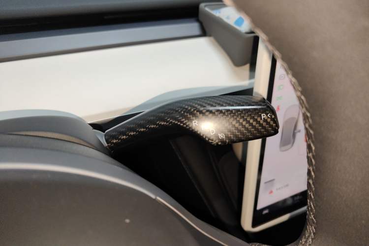 Used Tesla Model Y 2022 Performance High-Performance All-Wheel-Drive Version Gear Lever