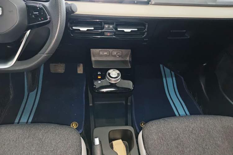 Used Geometry E Firefly 2024 301km Flowing Light
