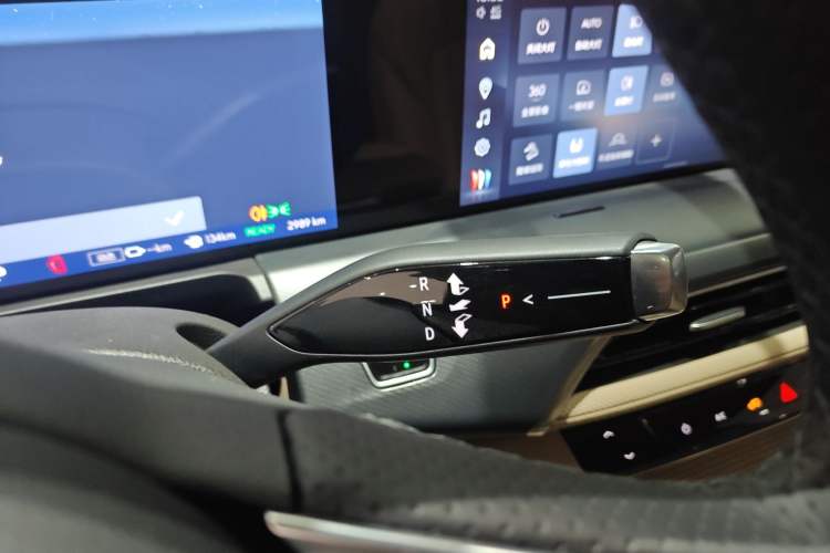 Used Buick GL8 New Energy 2025 Lu Shang Smart Enjoyment Edition 7-Seater Gear Lever