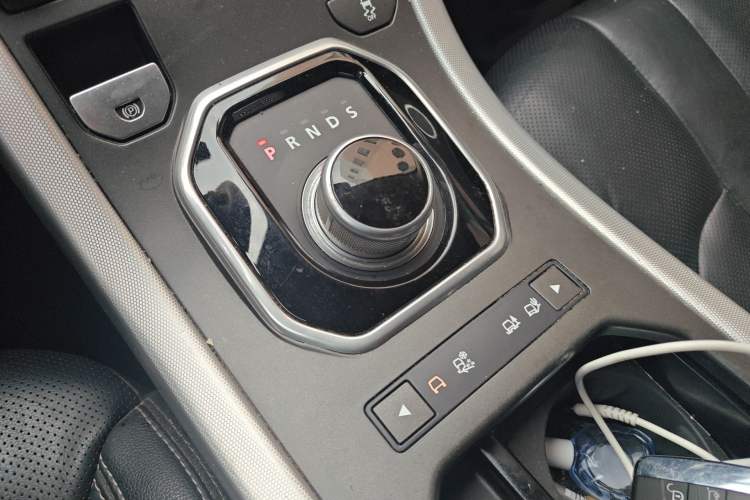 Used Land Rover Range Evoque 2013 2.0T 5-Door Ignite Edition Gear Lever