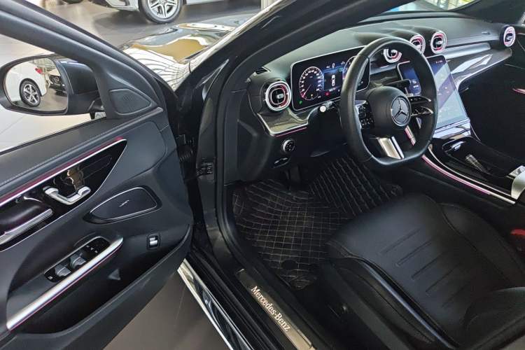 Used Mercedes-Benz C-Class 2023 Restyled C 260 L Sport Edition Driver Seat