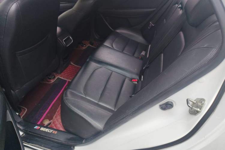 Used Geely Auto Vision 2019 Upgraded Model 1.5L Manual Luxury Version China VI Standard
