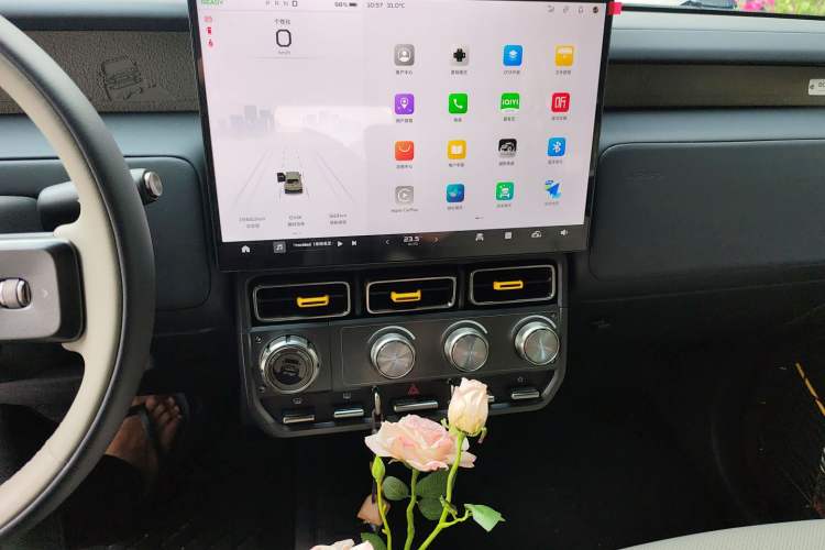 Used iCAR V23 2025 401 Two-Wheel Drive Advanced Edition Audio And AC Panel