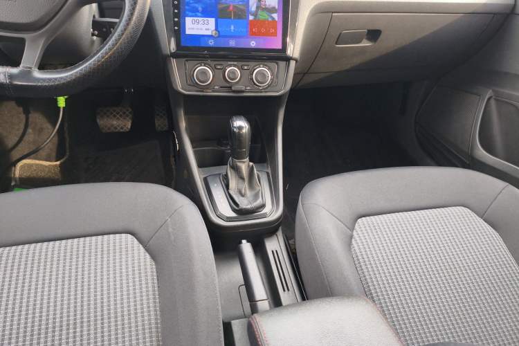 Used Volkswagen Santana 2016 1.6L Automatic Fashion Edition