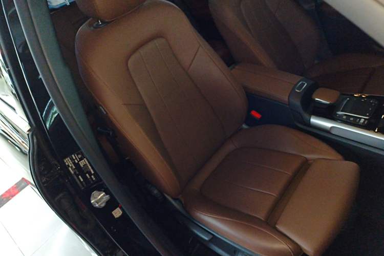 Used Mercedes-Benz GLB 2021 GLB 200 Dynamic Edition Right Front Seat