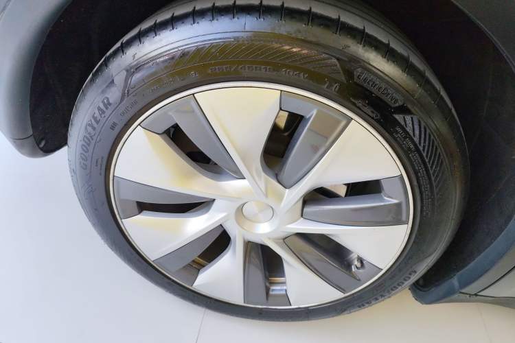 Used Tesla Model Y 2023 Rear-Wheel-Drive Version