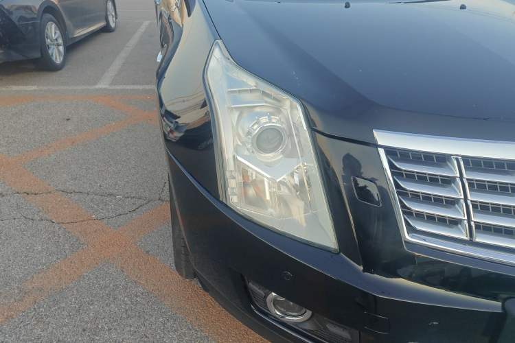 Used Cadillac SRX 2013 3.0L Comfort Model Right Front Headlight