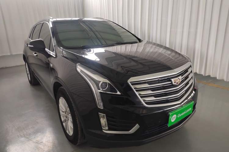 Used Cadillac XT5 2018 28E Four-Wheel Drive Tech Version Front Right 45 Deg
