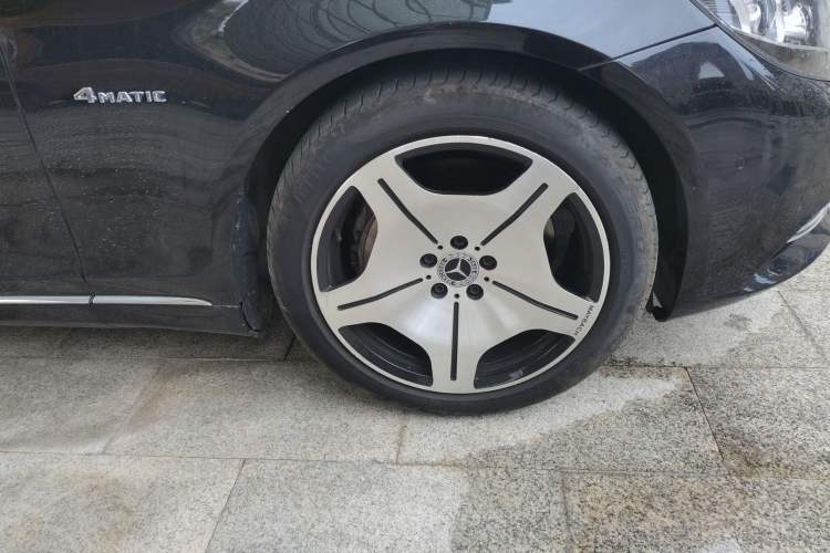 Used Mercedes-Benz Maybach S-Class 2016 S 400 4MATIC Right Front Wheel Hub