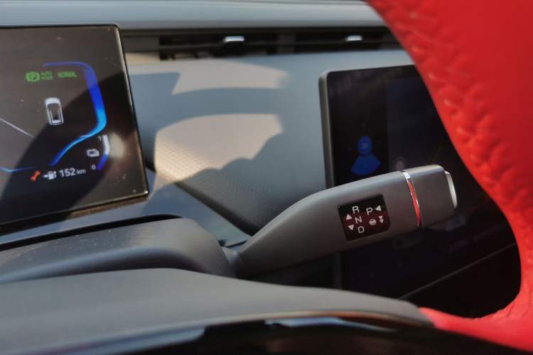 Used Chery New Energy Boundless Pro 2022 301km LingShou Edition Lithium Iron Phosphate
