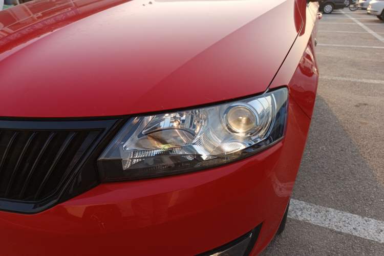 Used Skoda Rapid Spaceback 2016 1.6L Automatic Smart Drive Edition
