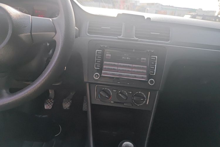 Used Volkswagen Santana 2013 1.4L Manual Fashion Edition Audio And AC Panel