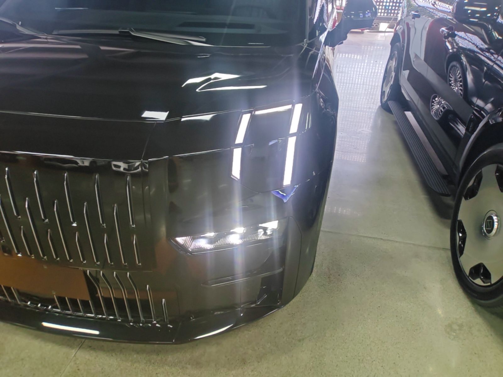 Zeekr 009 2024 Six-Seat Executive Version 4WD 108 kWh — снимка 8