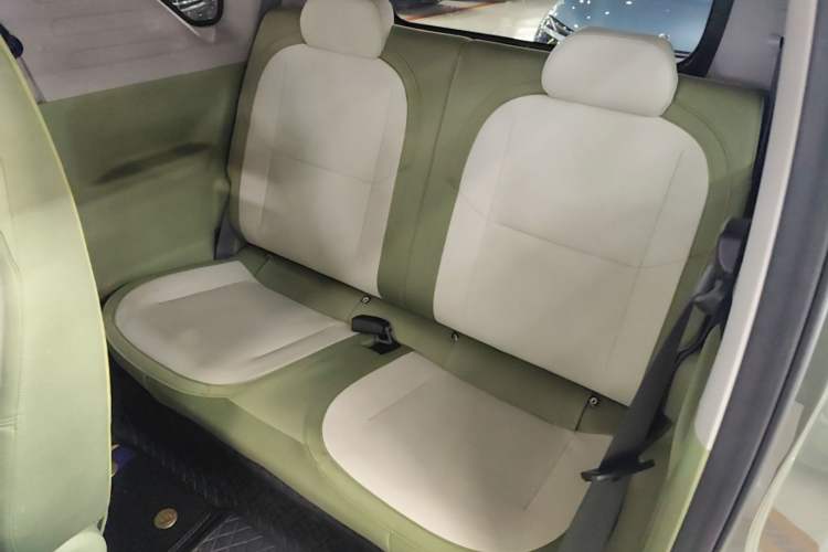 Used Geely Galaxy Panda 2025 210km Panda Rider Left Rear Seat