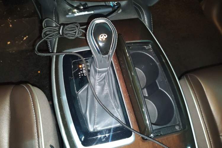 Used Infiniti QX60 (Import) 2016 2.5 S/C Hybrid Two-Wheel-Drive Excellence Edition China V Standard
