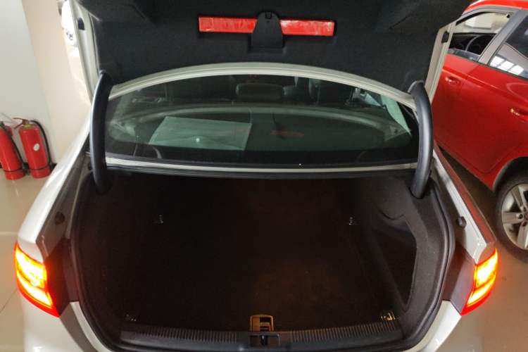 Used Audi A4L 2016 35 TFSI Collector's Edition Automatic Standard Model Trunk