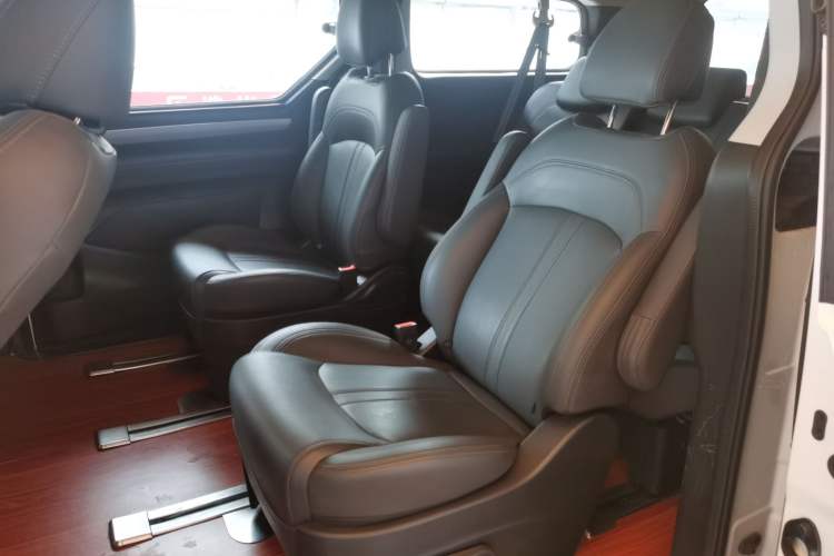 Used SAIC MAXUS G10 2021 2.0T Automatic Elite Edition Gasoline 7-Seater Left Rear Seat