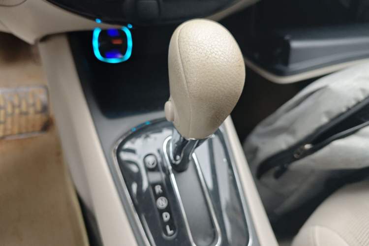 Used Nissan Tiida 2011 1.6L CVT Comfort Model Gear Lever