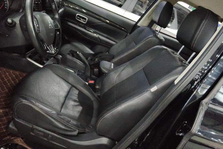 Used Mitsubishi Outlander 2018 2.0L Two-Wheel Drive Glory Edition 5 Seats