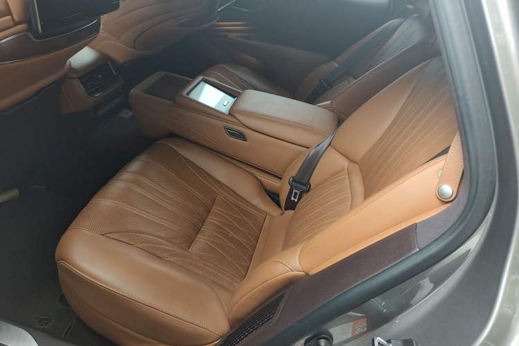 Used Lexus LS 2018 500h Executive Edition China V Standard Left Rear Seat