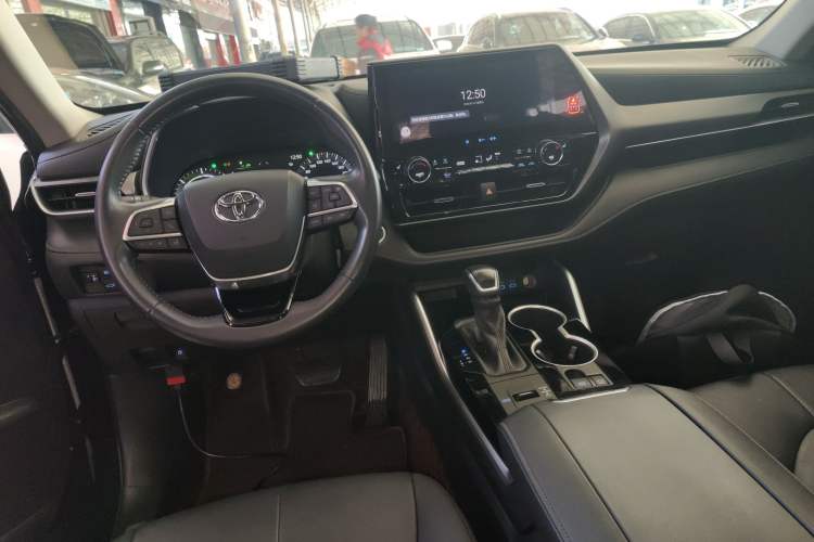 Used Toyota Highlander 2022 Dual-Engine 2.5L Two-Wheel Drive Prestige Edition 7-Seater
