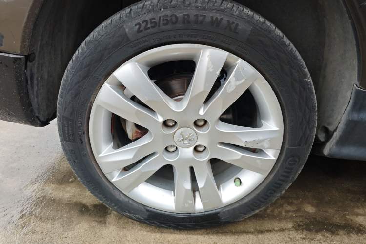 Used Peugeot 3008 2013 1.6THP Automatic Trend Edition Right Rear Wheel Hub