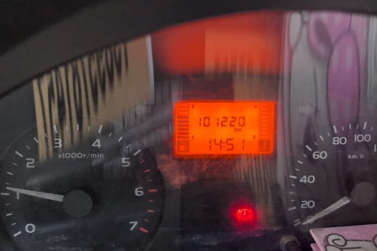 Used Wuling Rongguang 2011 1.2L Base Version Odometer Close Up