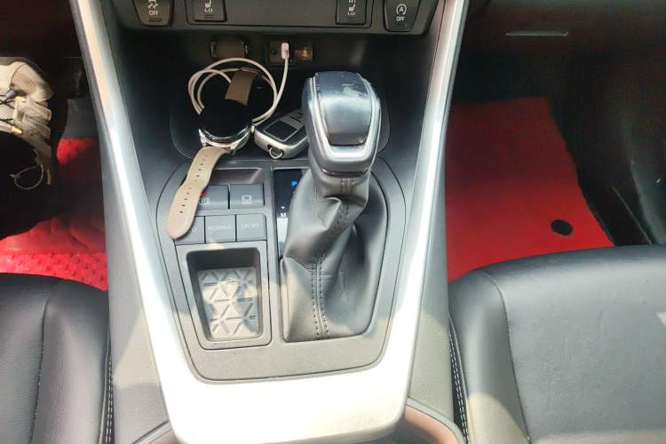 Used Toyota RAV4 2020 2.0L CVT Two-Wheel Drive Fashion PLUS Edition Gear Lever