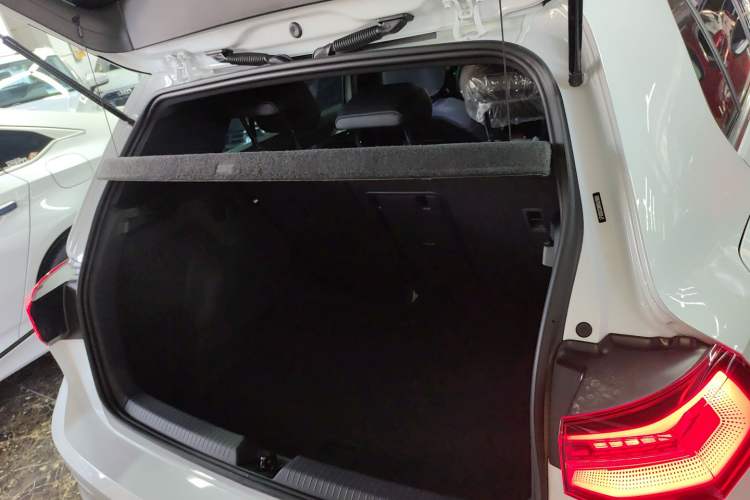 Used Volkswagen Golf 2024 280TSI DSG R-Line 50th Anniversary Edition
