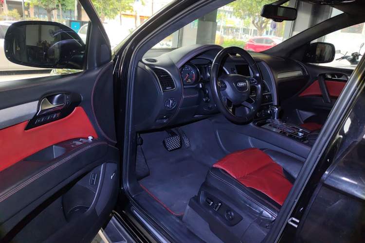 Used Audi Q7 2012 3.0 TFSI Exclusive Version (200kW) Driver Seat