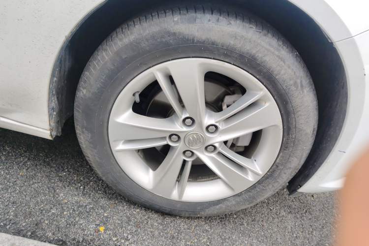 Used Buick Regal 2019 20T Elite Version China VI Standard Right Front Wheel Hub